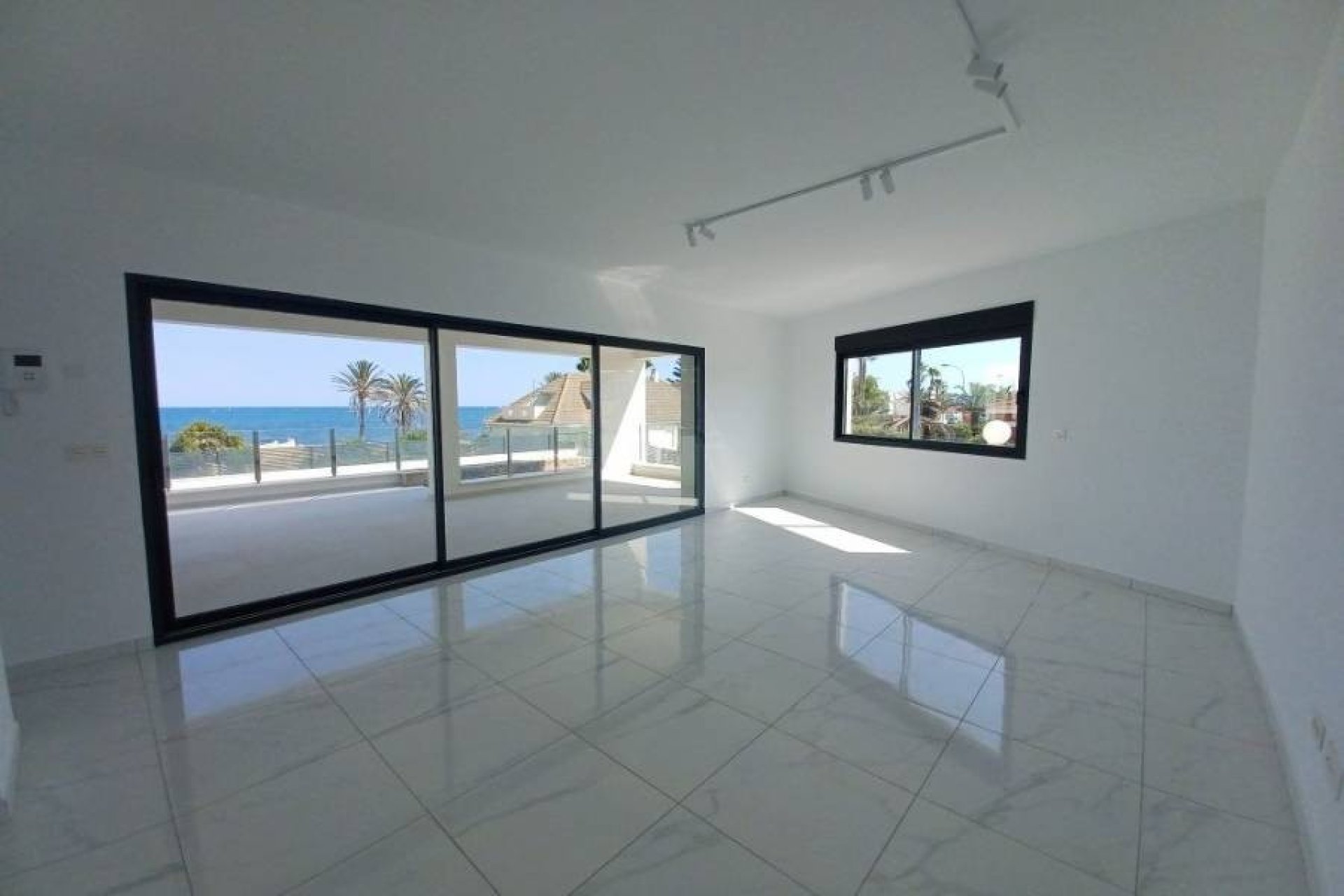 Resale - Villa -
Torrevieja - Los Balcones