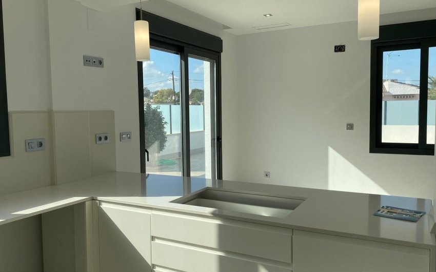 Resale - Villa -
Torrevieja - Los Balcones