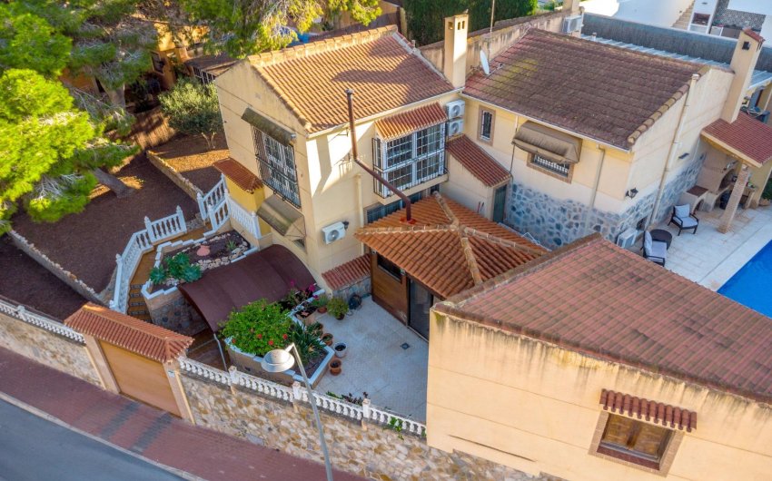 Resale - Villa -
Torrevieja - Los Balcones