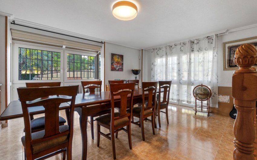 Resale - Villa -
Torrevieja - Los Balcones