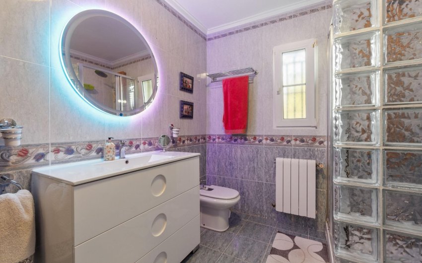 Resale - Villa -
Torrevieja - Los Balcones