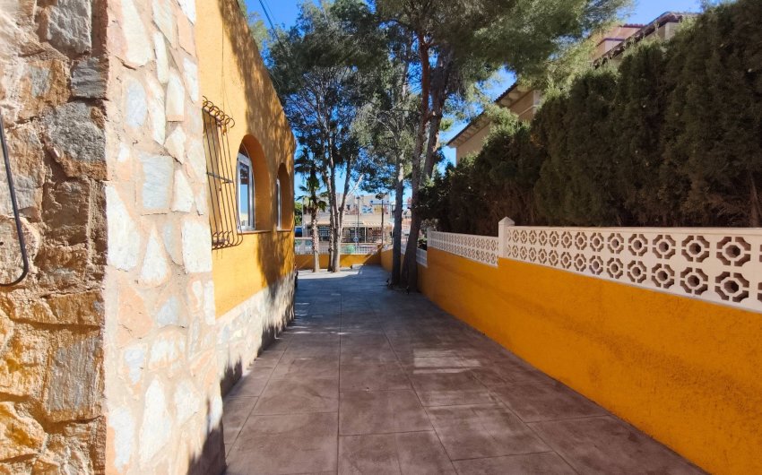 Resale - Villa -
Torrevieja - Los Balcones