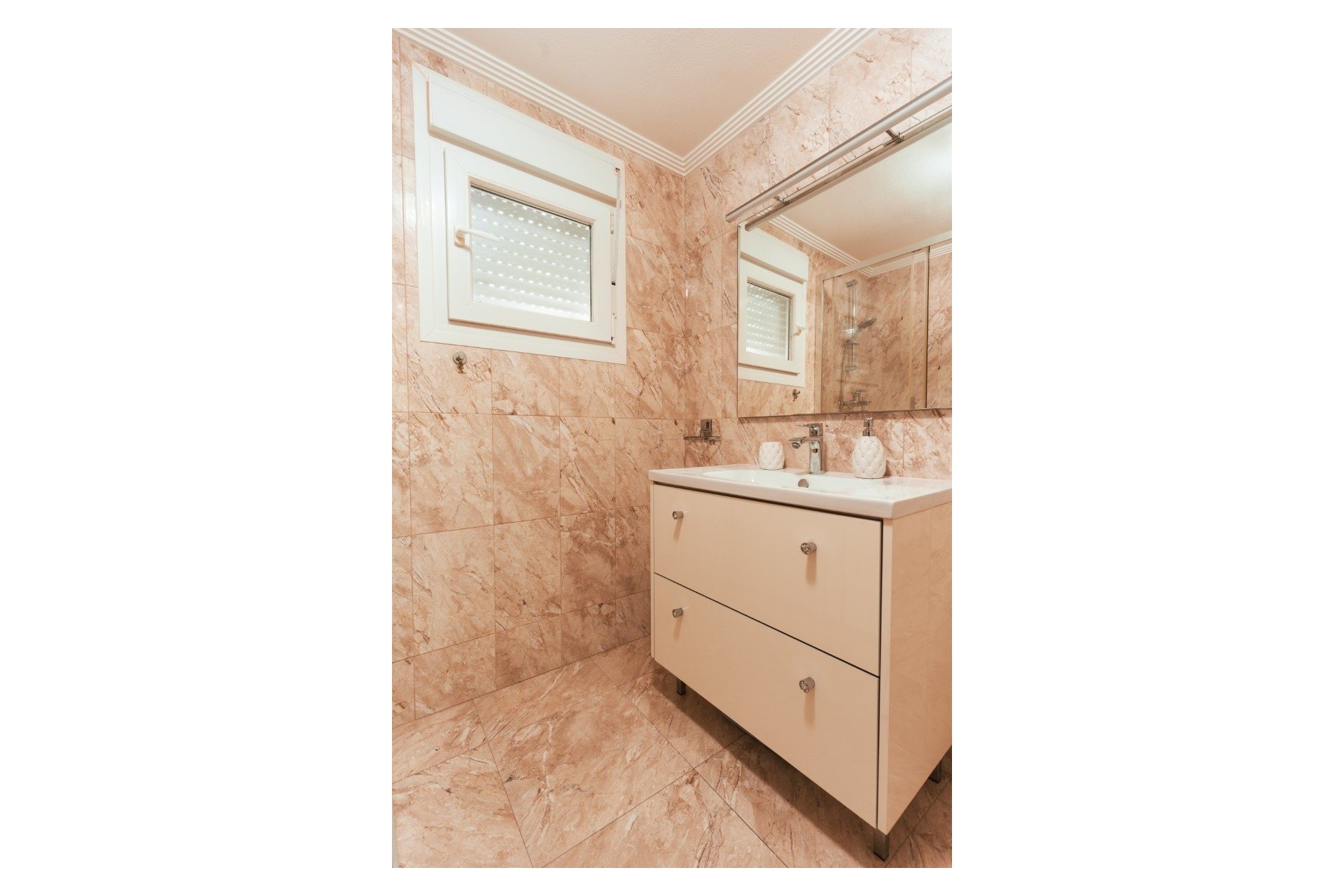 Resale - Villa -
Torrevieja - Los Balcones