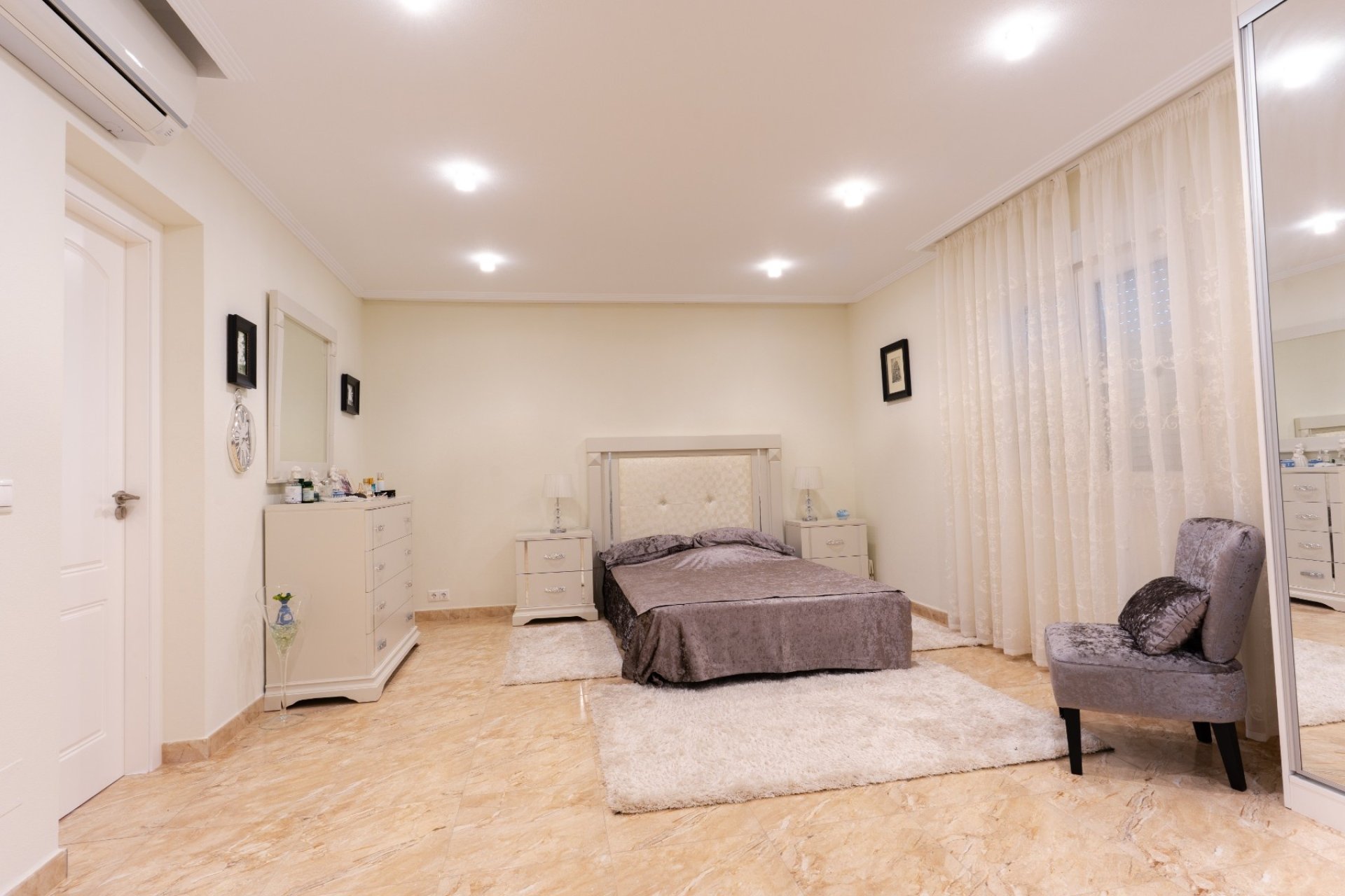 Resale - Villa -
Torrevieja - Los Balcones