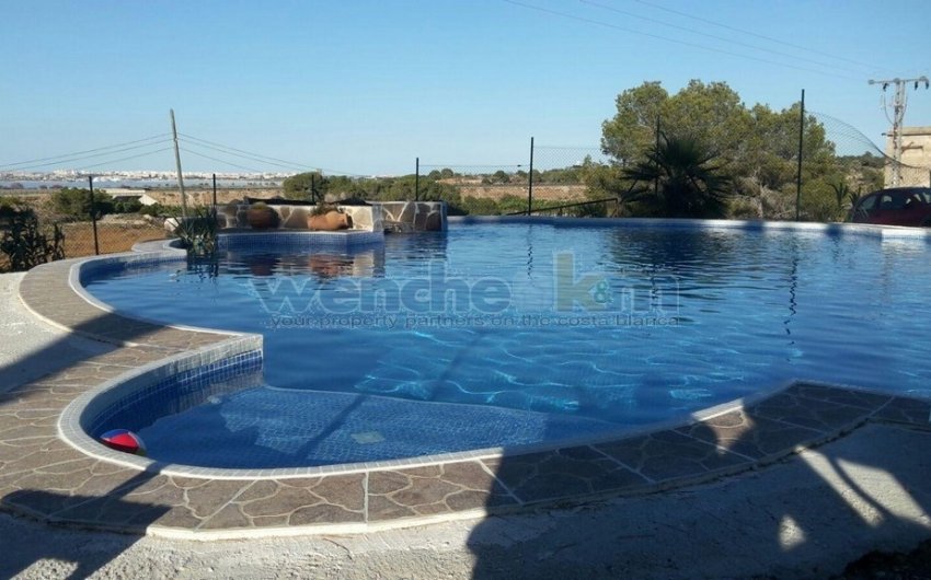 Resale - Villa -
Torrevieja - Los Balcones