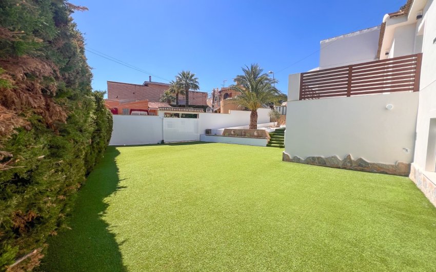 Resale - Villa -
Torrevieja - Los Balcones