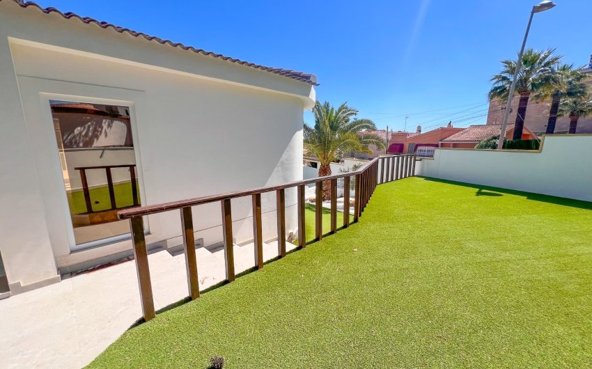 Resale - Villa -
Torrevieja - Los Balcones
