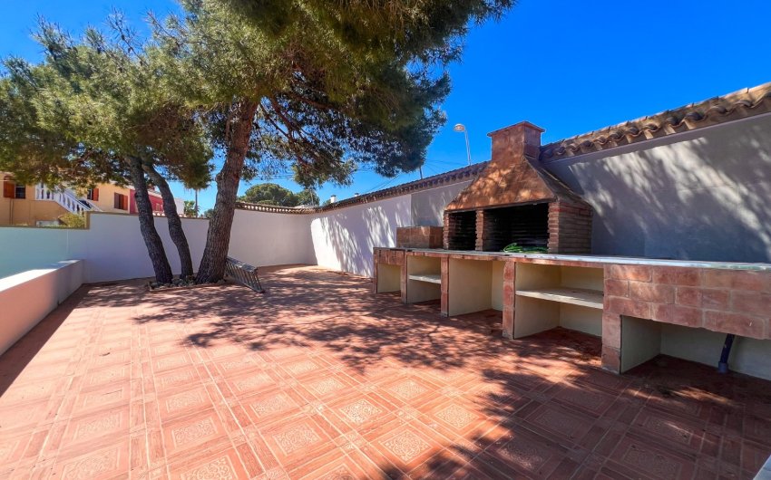 Resale - Villa -
Torrevieja - Los Balcones
