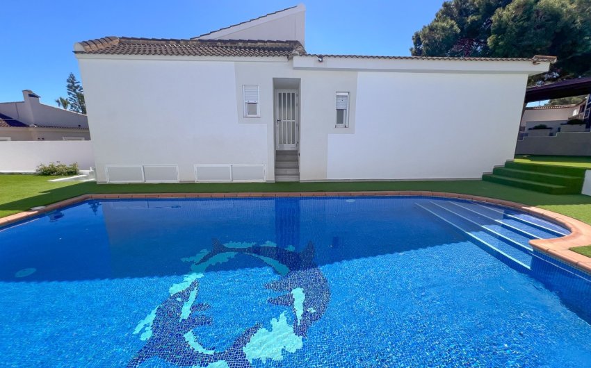 Resale - Villa -
Torrevieja - Los Balcones