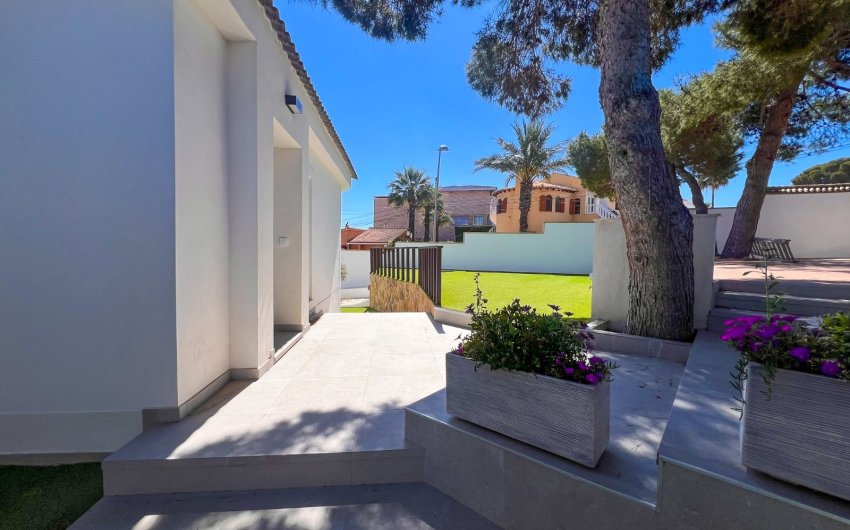 Resale - Villa -
Torrevieja - Los Balcones