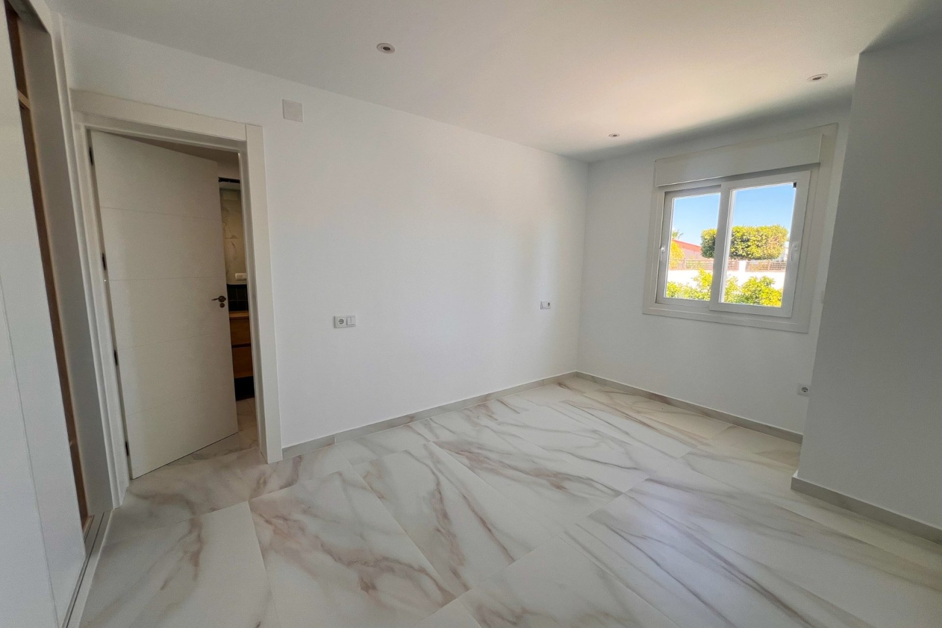 Resale - Villa -
Torrevieja - Los Balcones