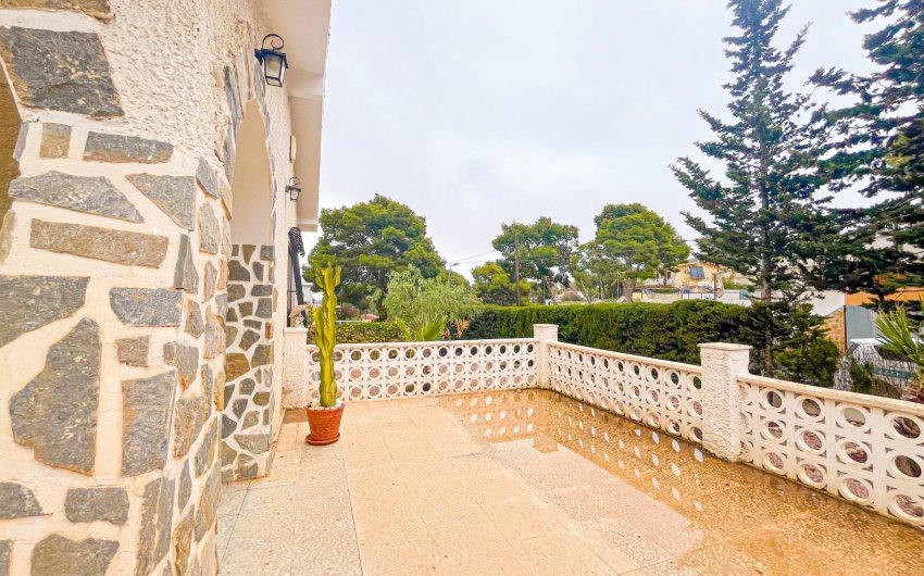 Resale - Villa -
Torrevieja - Los Balcones
