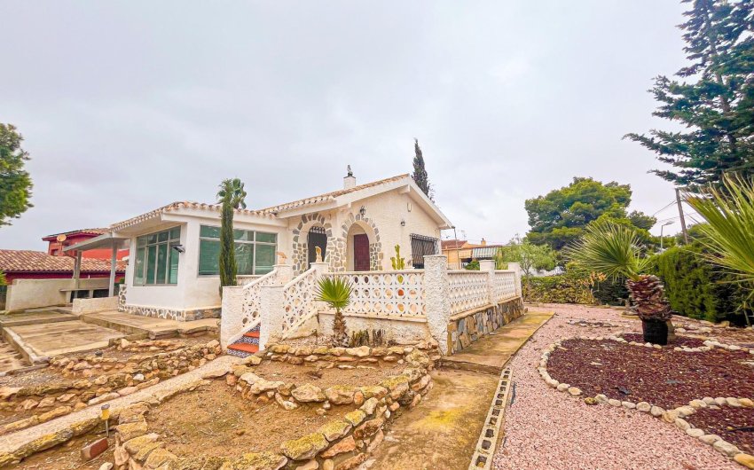 Resale - Villa -
Torrevieja - Los Balcones