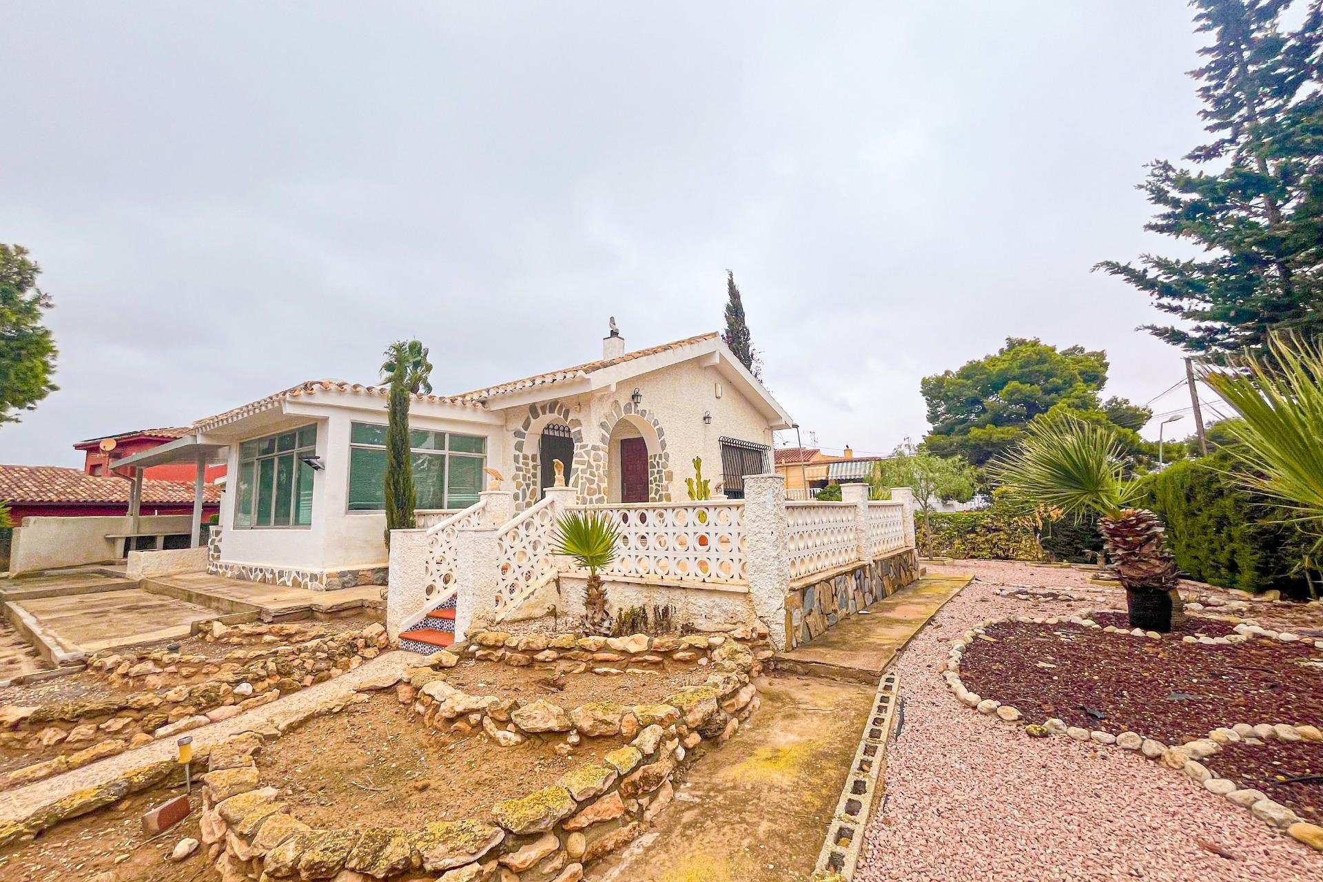 Resale - Villa -
Torrevieja - Los Balcones