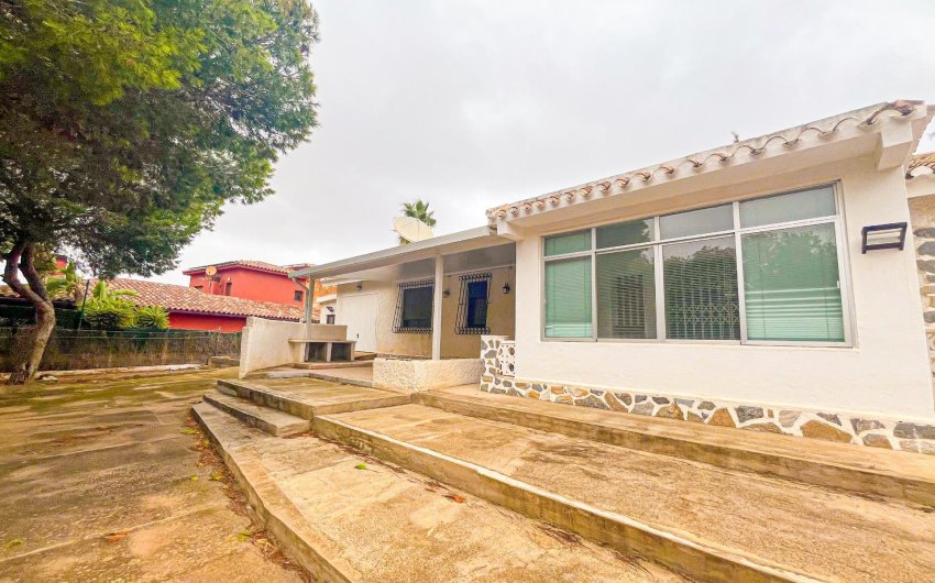 Resale - Villa -
Torrevieja - Los Balcones