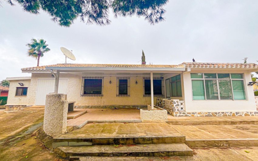 Resale - Villa -
Torrevieja - Los Balcones