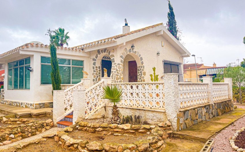 Resale - Villa -
Torrevieja - Los Balcones