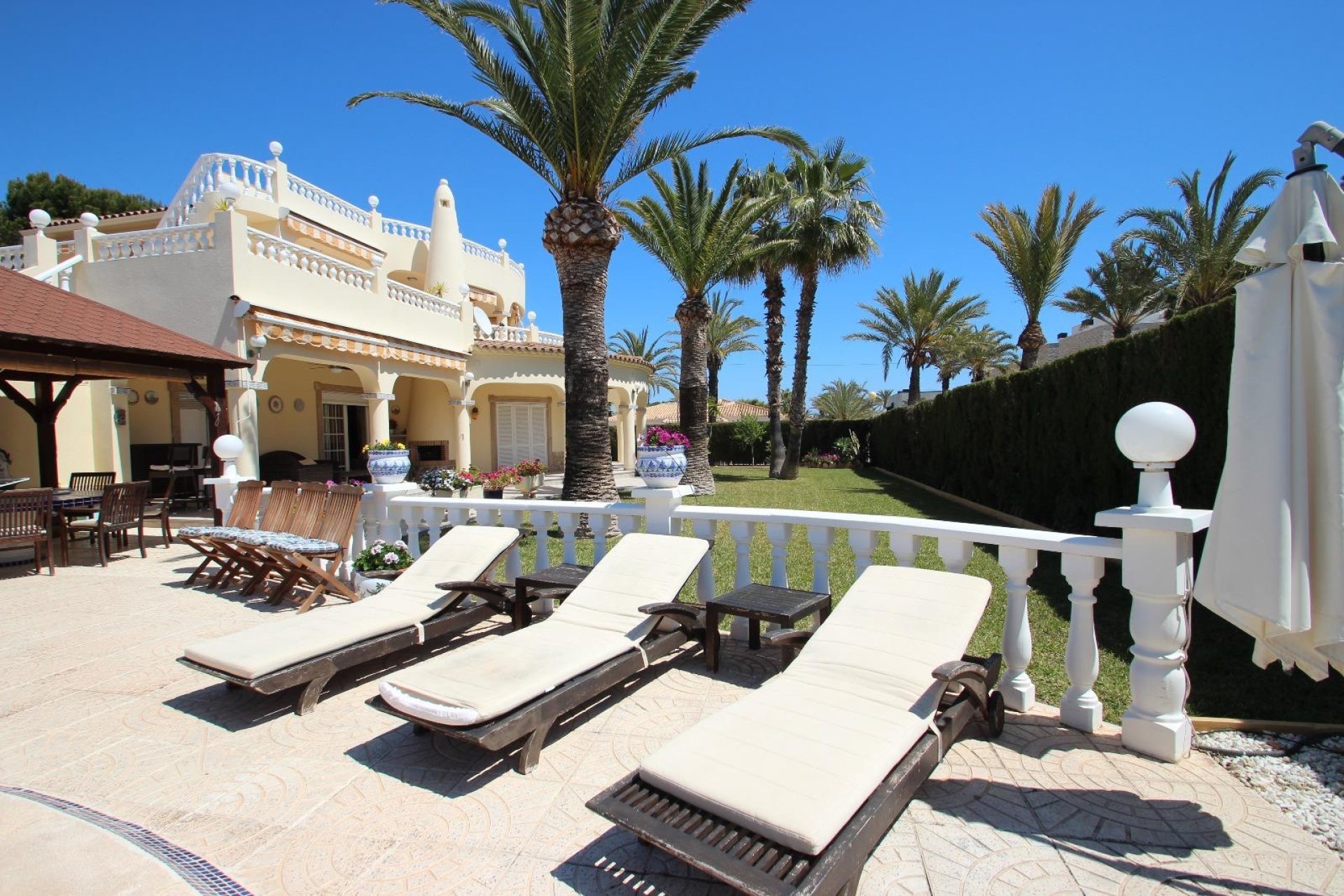 Resale - Villa -
Torrevieja - Punta Prima