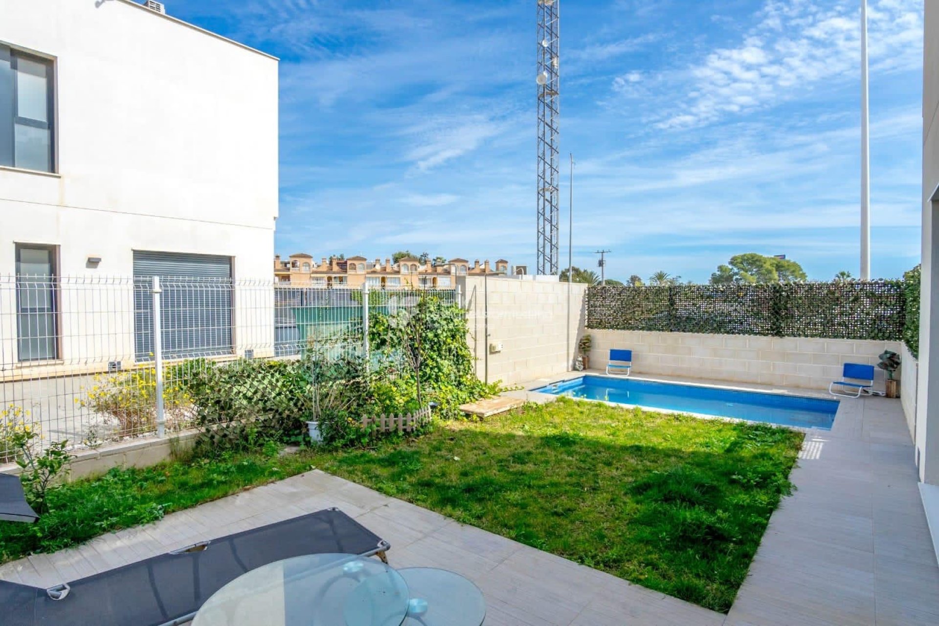 Resale - Villa -
Torrevieja - Punta Prima