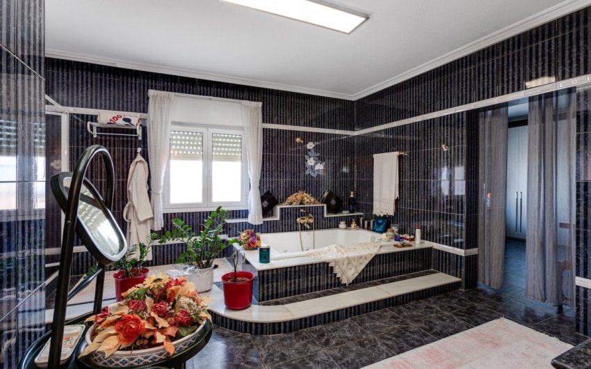 Resale - Villa -
Torrevieja - San Luis
