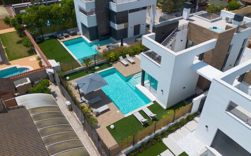 Resale - Villa -
Torrevieja - Torreta Florida