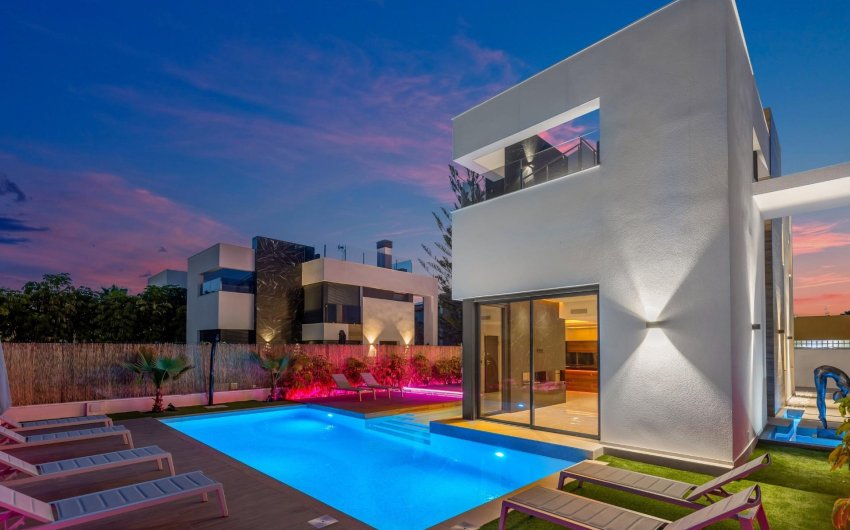 Resale - Villa -
Torrevieja - Torreta Florida