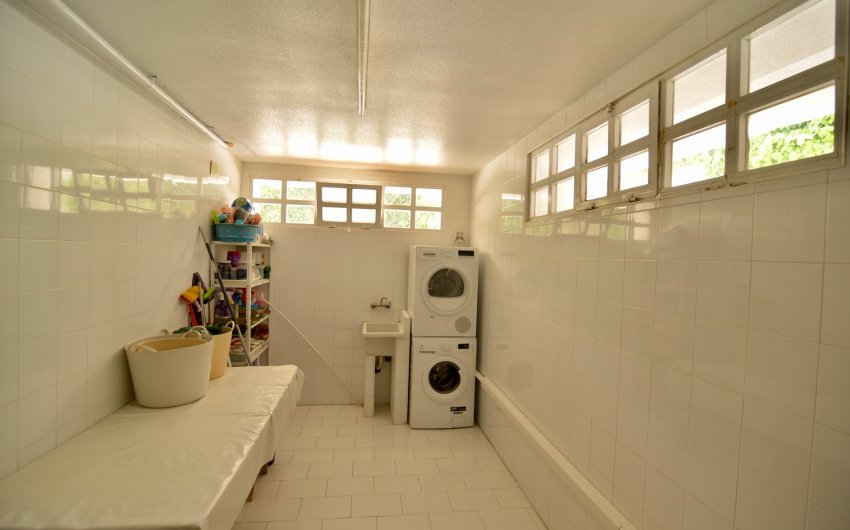 Resale - Villa -
Torrevieja - Torreta