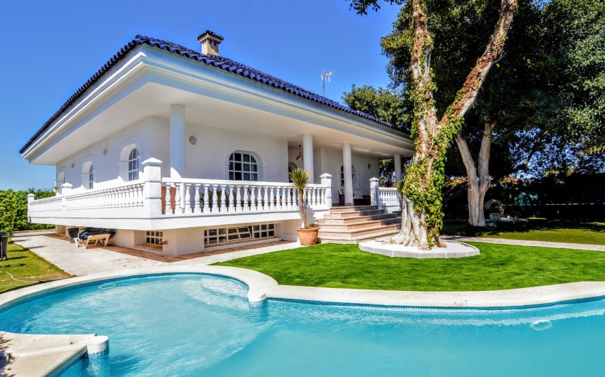 Resale - Villa -
Torrevieja - Torreta