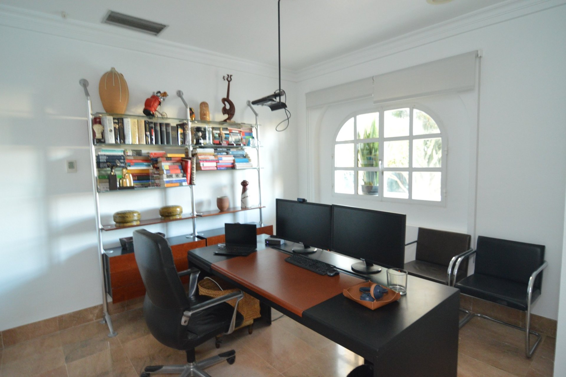 Resale - Villa -
Torrevieja - Torreta