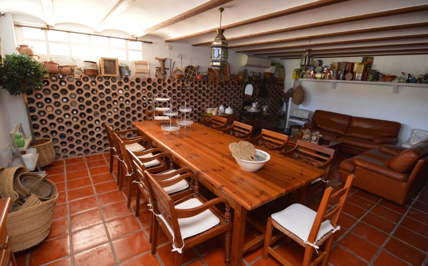 Resale - Villa -
Torrevieja - Torreta