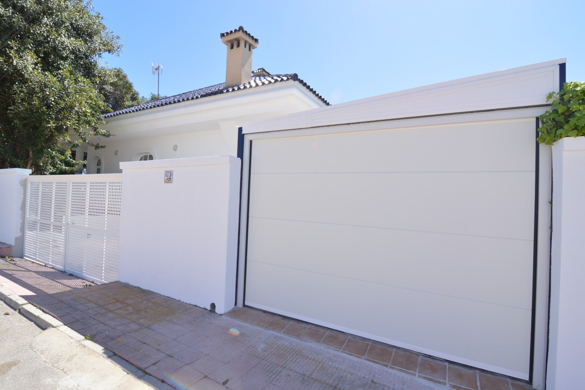 Resale - Villa -
Torrevieja - Torreta