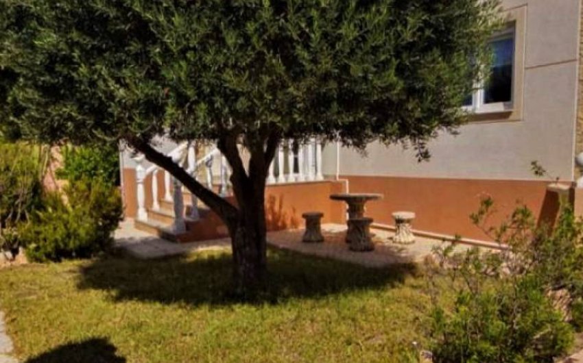 Resale - Villa -
Torrevieja