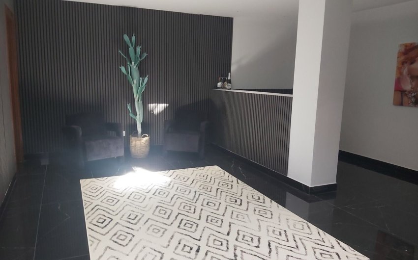 Resale - Villa -
Valle Romano Golf - Inland