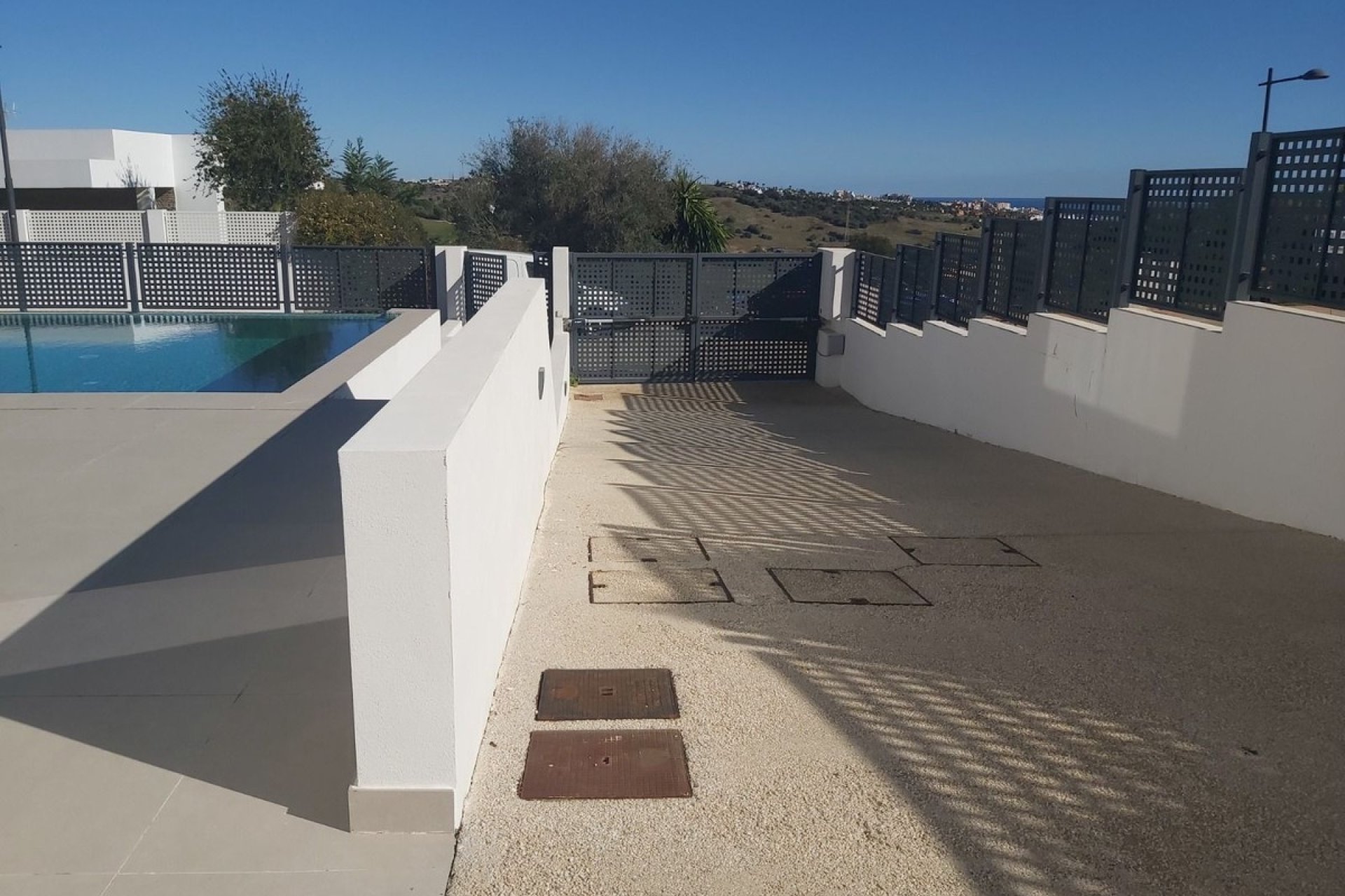 Resale - Villa -
Valle Romano Golf - Inland