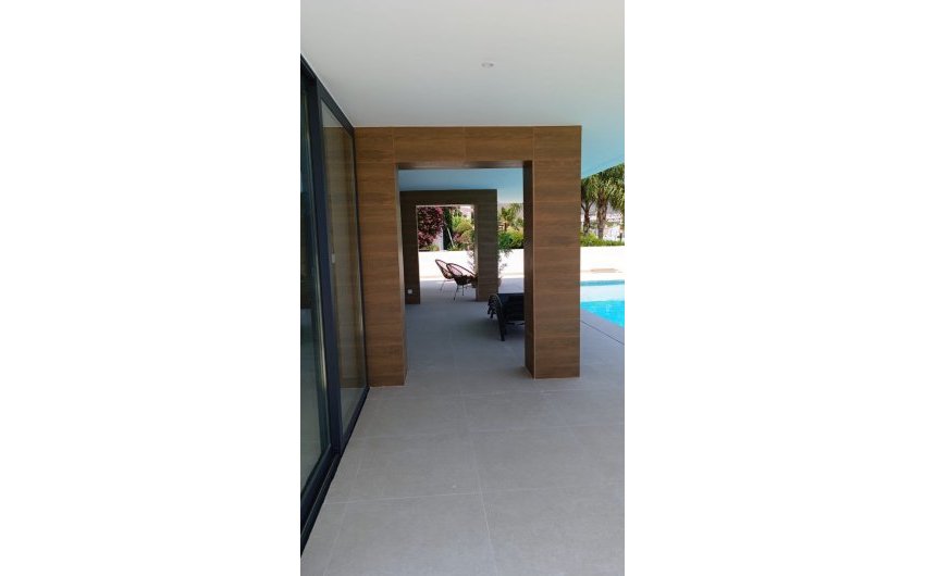 Resale - Villa -
Valle Romano Golf - Inland