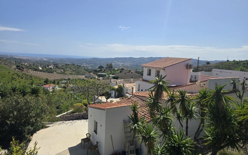 Resale - Villa -
Vélez-Málaga - Costa del Sol