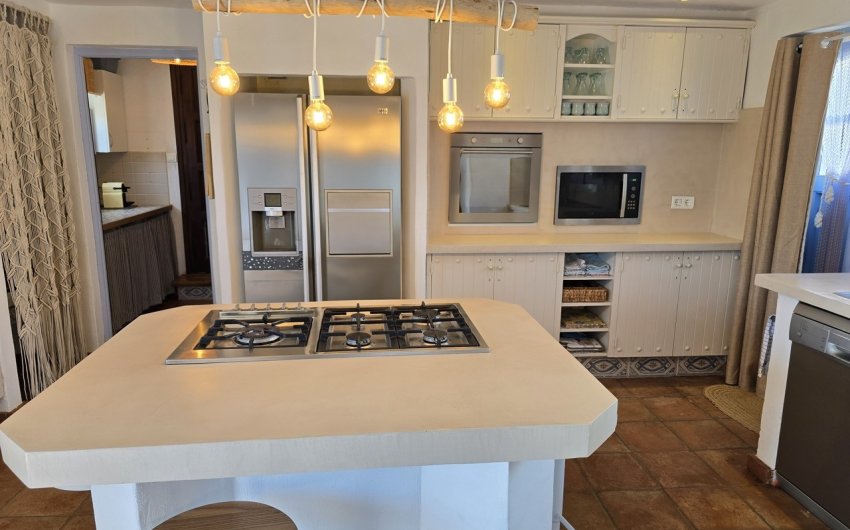 Resale - Villa -
Vélez-Málaga - Costa del Sol