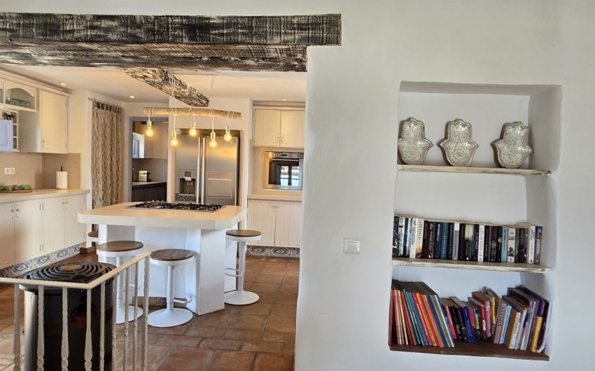 Resale - Villa -
Vélez-Málaga - Costa del Sol