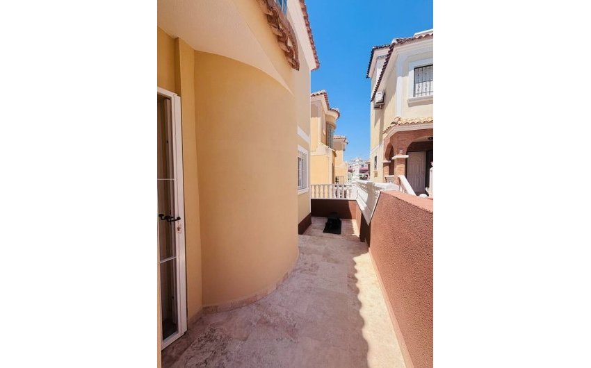 Resale - Villa -
Villamartin - Costa Blanca