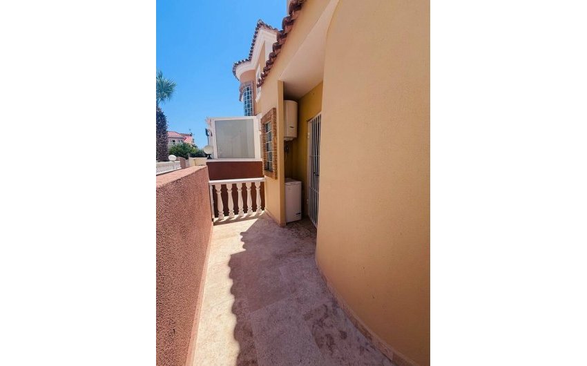 Resale - Villa -
Villamartin - Costa Blanca