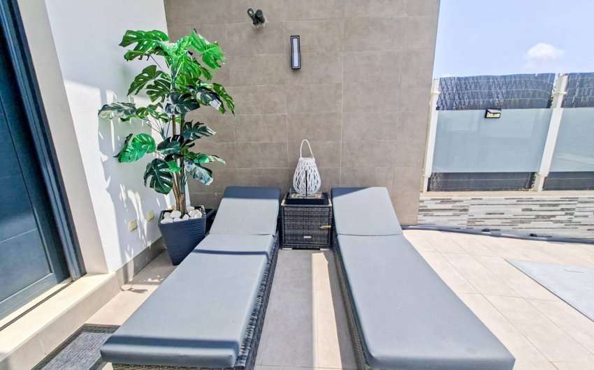 Resale - Villa -
Villamartin - Costa Blanca