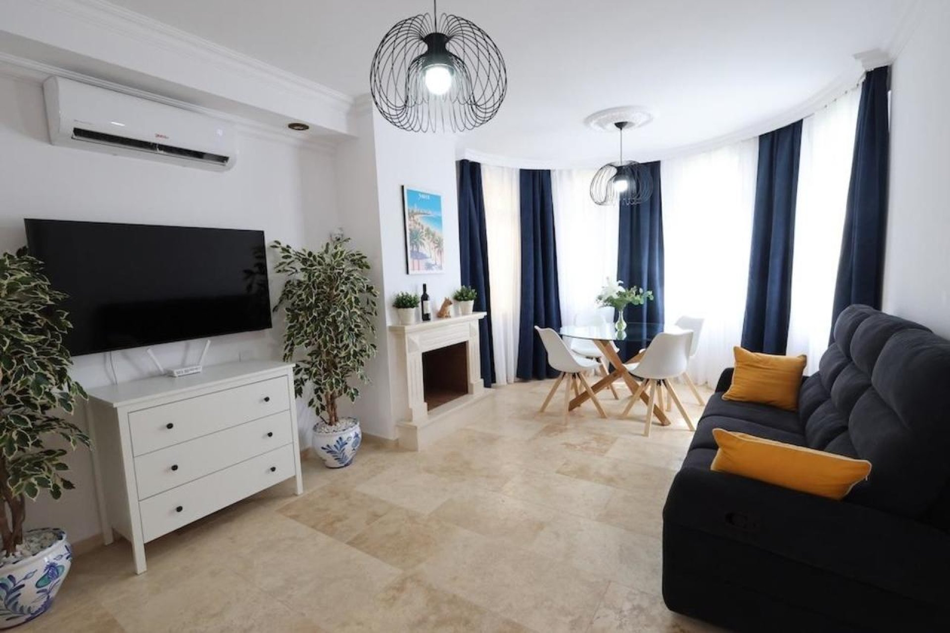Resale - Villa -
Villamartin - Costa Blanca