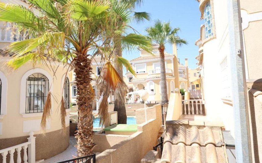 Resale - Villa -
Villamartin - Costa Blanca