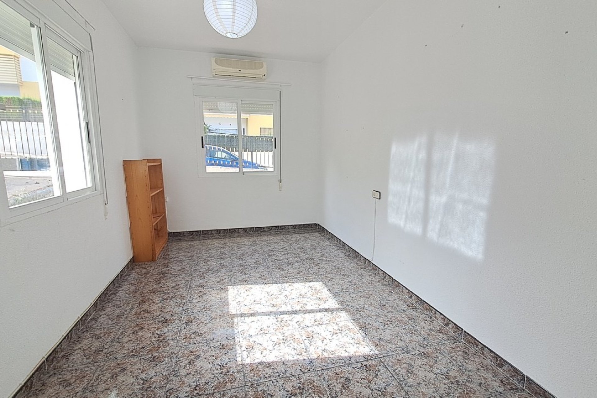 Resale - Villa -
Villamartin - Costa Blanca