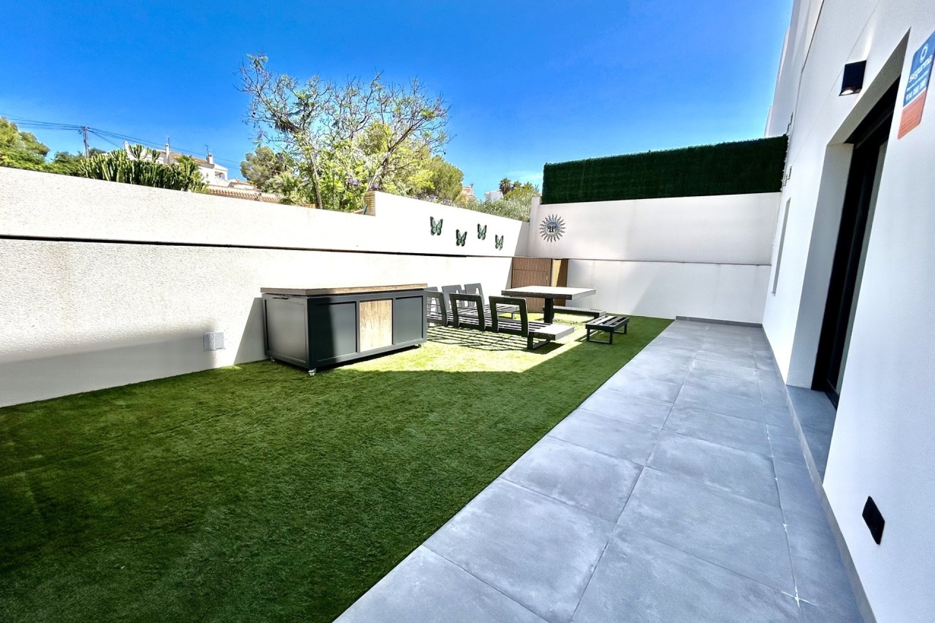 Resale - Villa -
Villamartin - Costa Blanca