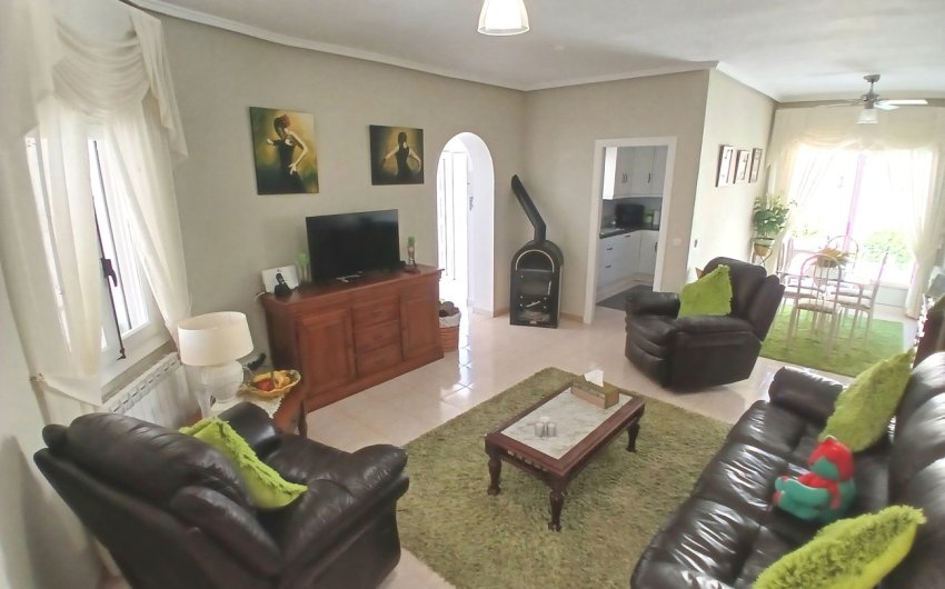 Resale - Villa -
Villamartin - Costa Blanca