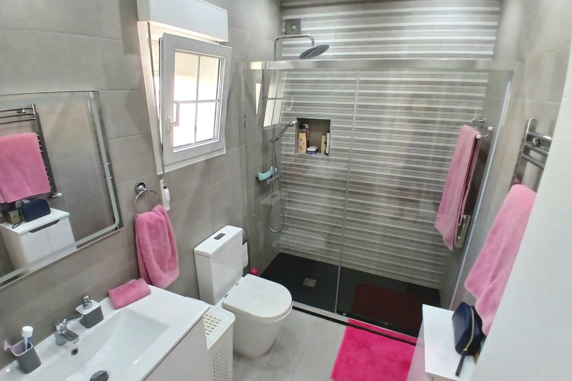 Resale - Villa -
Villamartin - Costa Blanca