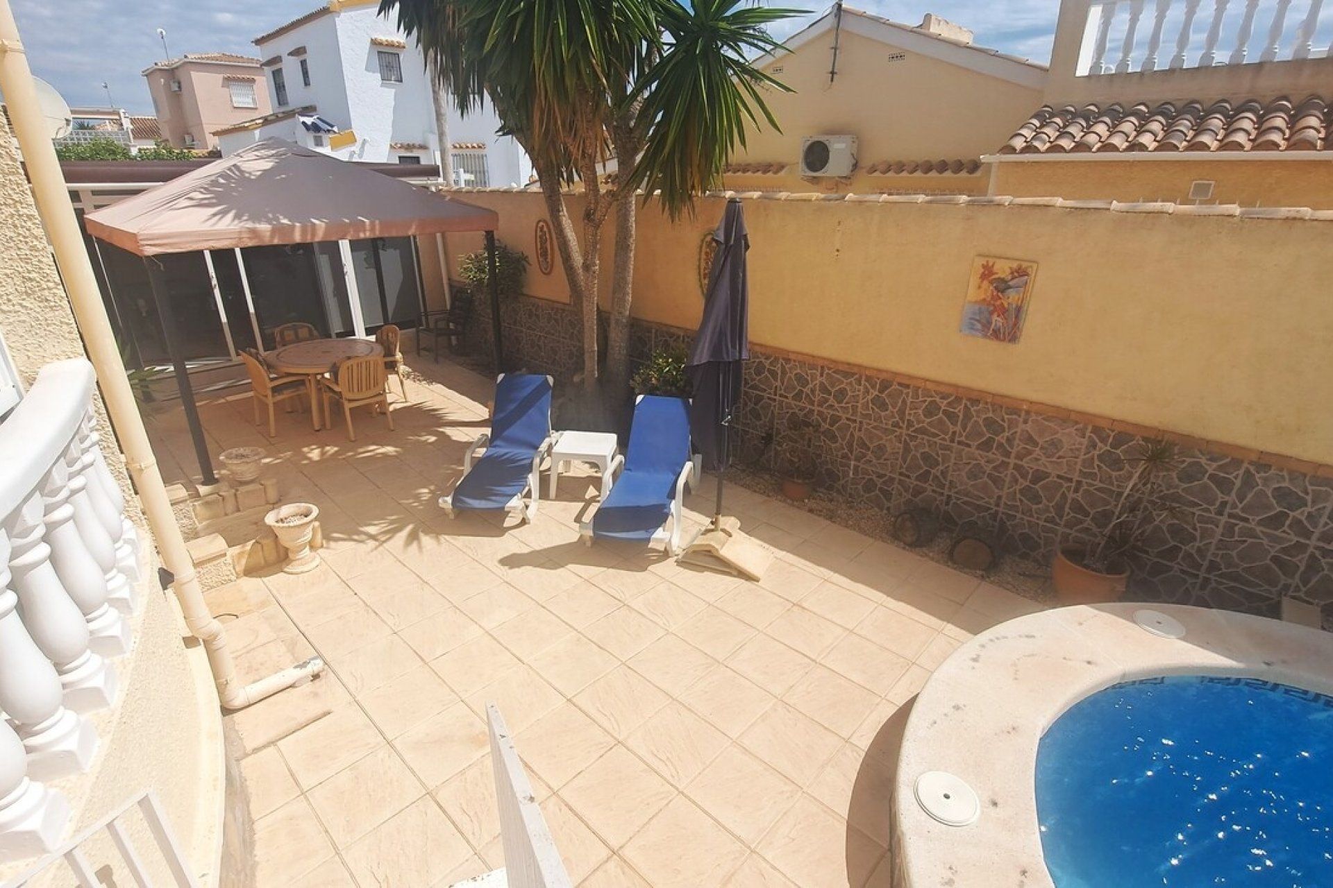 Resale - Villa -
Villamartin - Costa Blanca