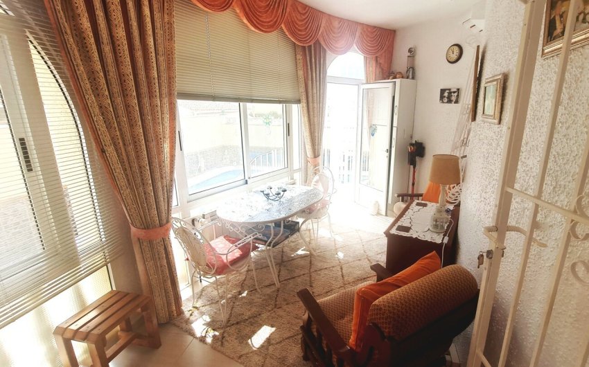 Resale - Villa -
Villamartin - Costa Blanca