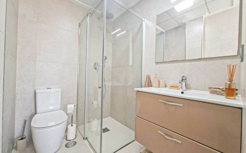 Resale - Villa -
Villamartin - Costa Blanca